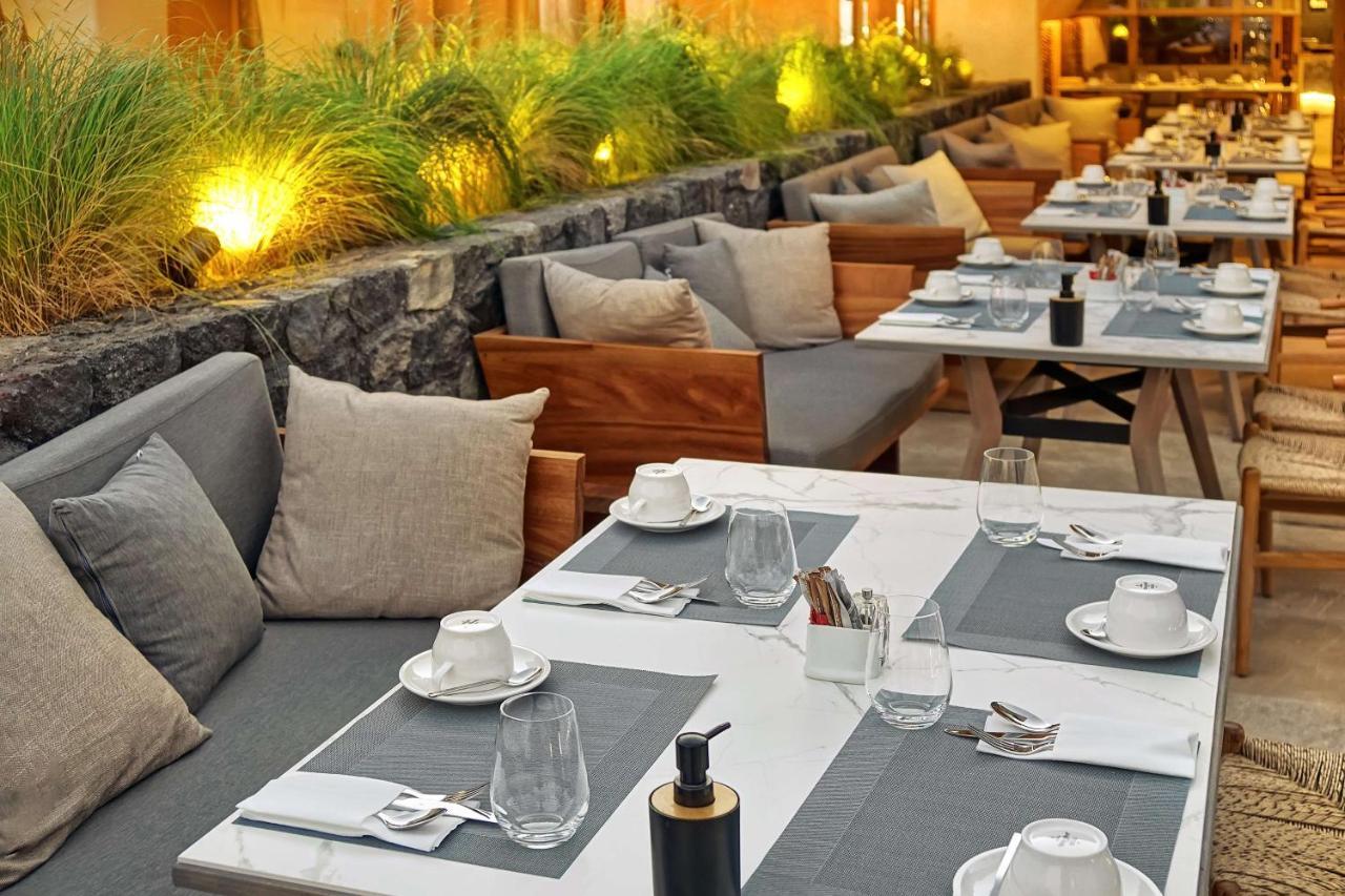 Radisson Blu Zaffron Resort, Santorini (Adults Only) Kamari  Bagian luar foto