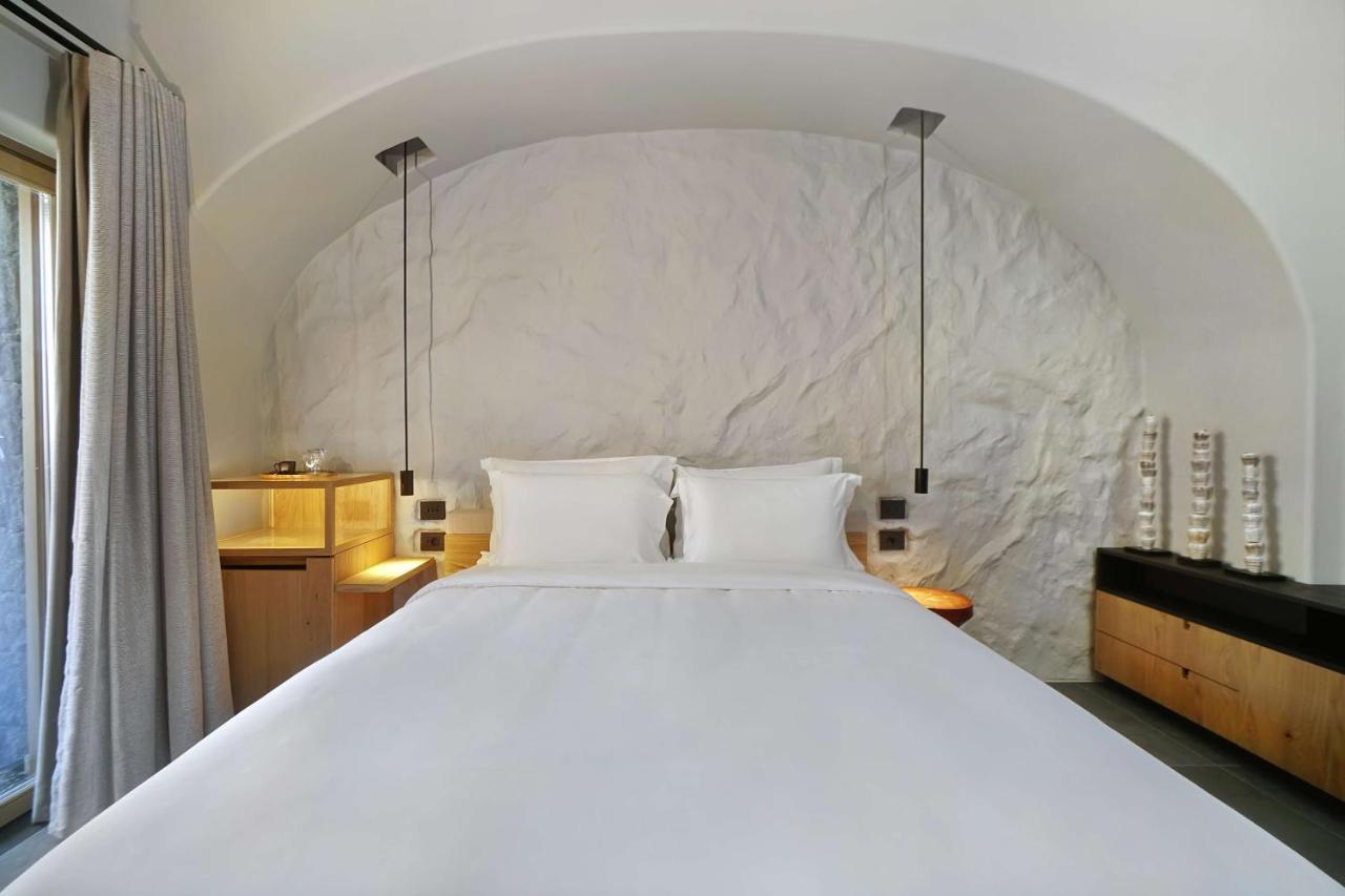 Radisson Blu Zaffron Resort, Santorini (Adults Only) Kamari  Bagian luar foto