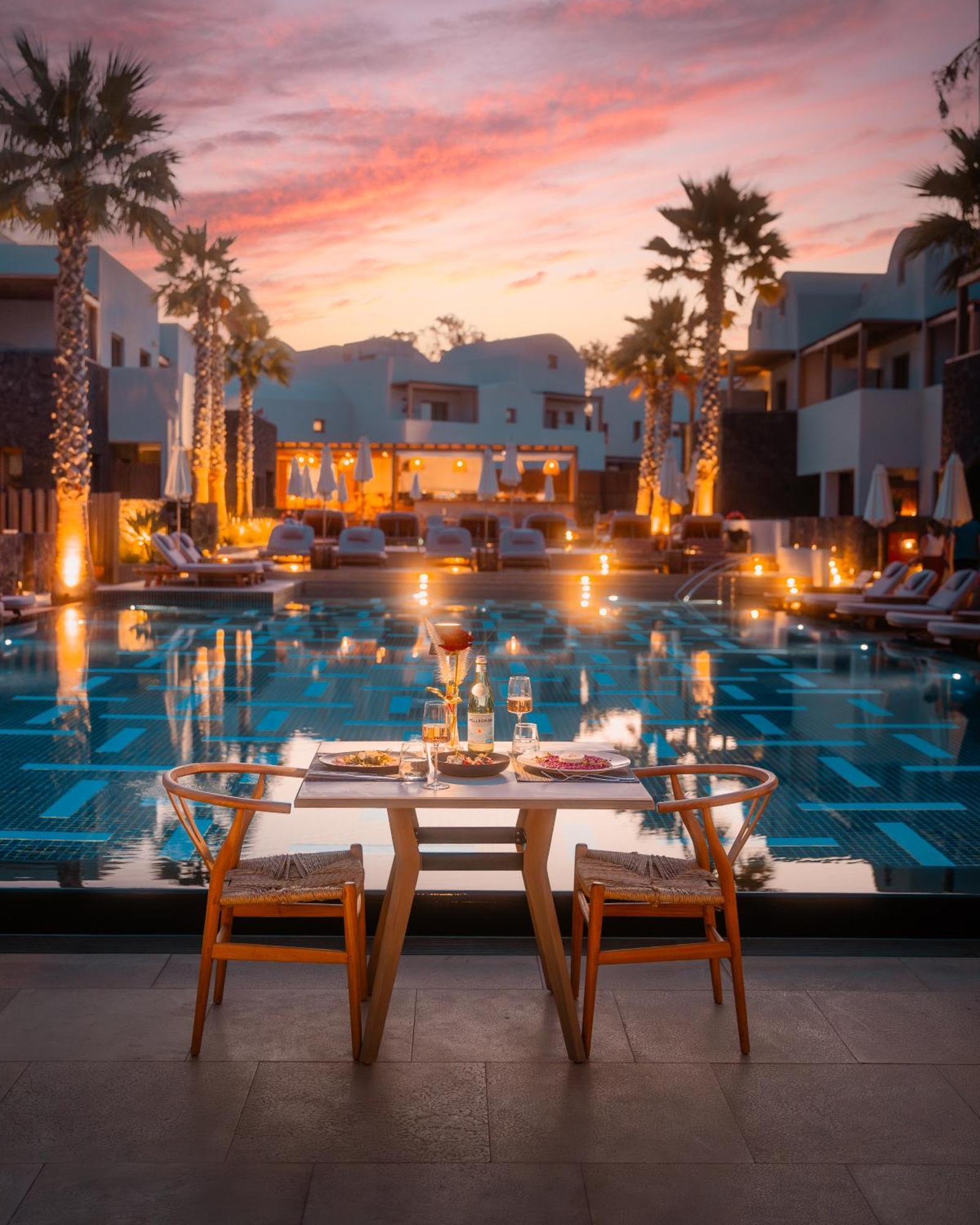Radisson Blu Zaffron Resort, Santorini (Adults Only) Kamari  Bagian luar foto