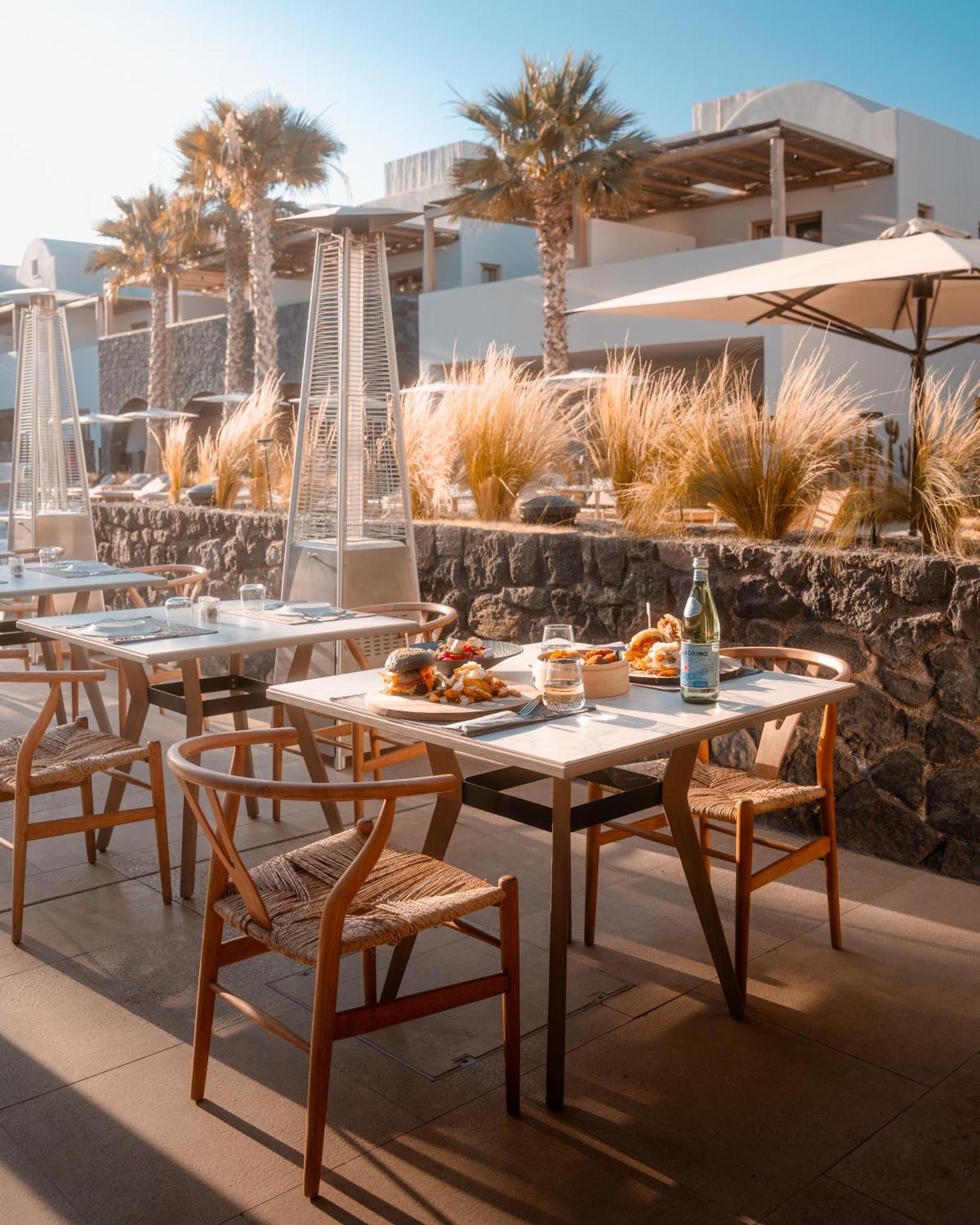 Radisson Blu Zaffron Resort, Santorini (Adults Only) Kamari  Bagian luar foto