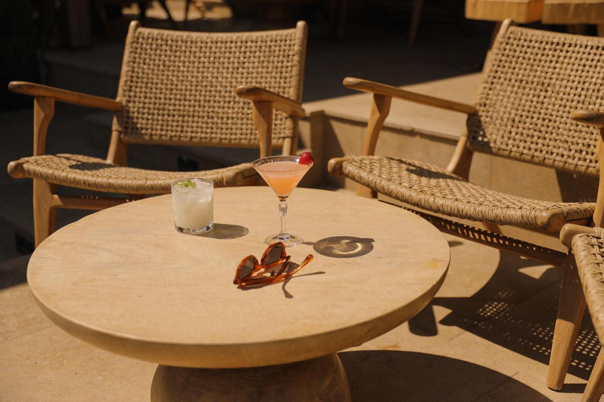 Radisson Blu Zaffron Resort, Santorini (Adults Only) Kamari  Bagian luar foto