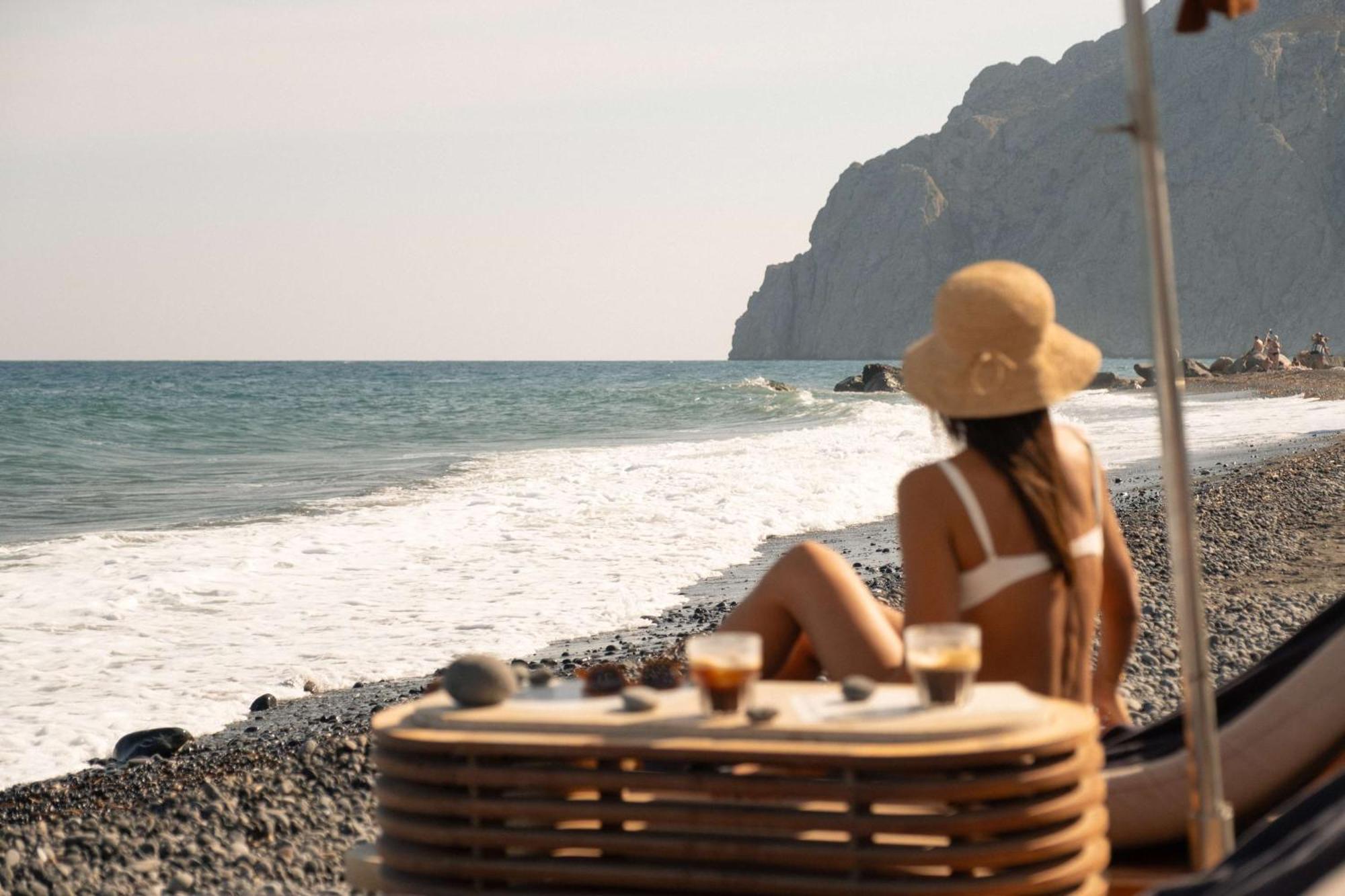 Radisson Blu Zaffron Resort, Santorini (Adults Only) Kamari  Bagian luar foto